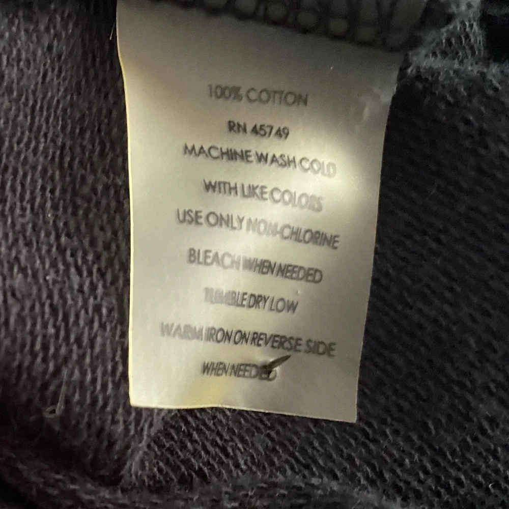 Oleg Cassini Black Sleeveless Hoodie - Picture 8 of 8